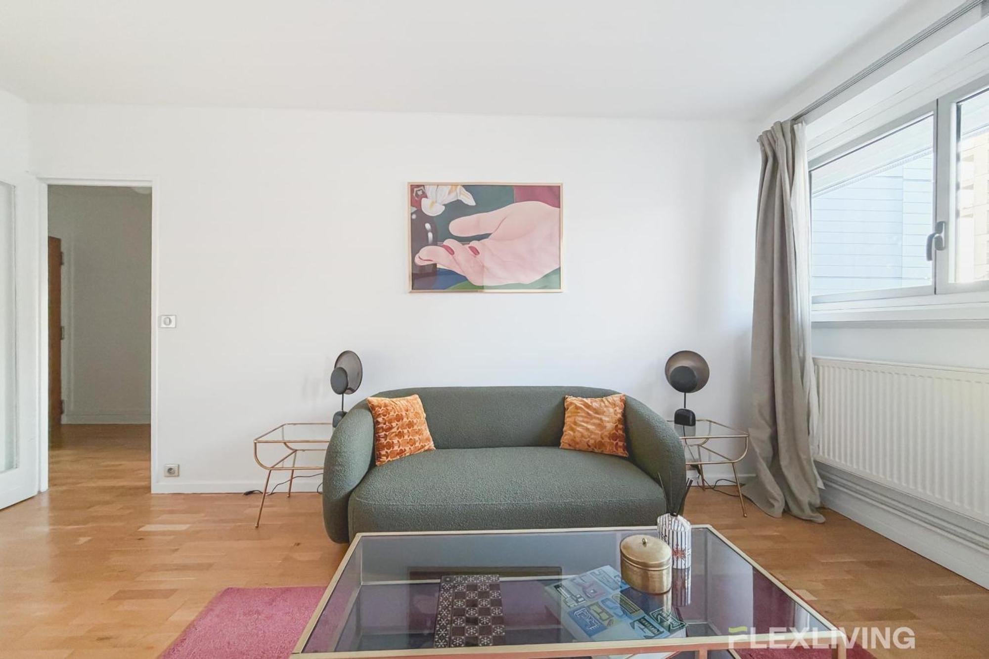 Appartamento Charming Bright One-bedroom Flat With Private Balcony And Shared Swimming *
